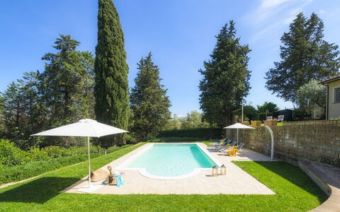 Il Fienile 4: Schwimmbad, Strauch, Garten, Estate, Rasen, Landscaping, Garten, Eco Hotel, Schatten, Resort