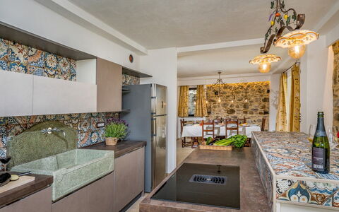 Villa Gallus 6: Wand, Interior Design, Countertop, Flooring, Decke, Küche, Beleuchtung, Fussboden, Armatur, Zuhause