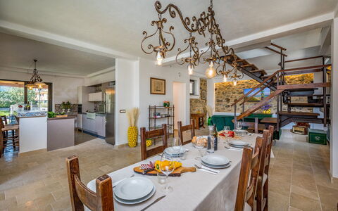 Villa Gallus 6: Möbel, Flooring, Interior Design, Decke, Tabelle, Fussboden, Küche & Esszimmer Tisch, Stuhl, Tür, Esszimmer