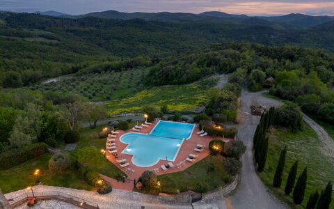 Guado al Sole 26+4: Landschaft, Nacht, Bergstation, Dämmerung, Eco Hotel, Abend, Bergdorf, Ferienort