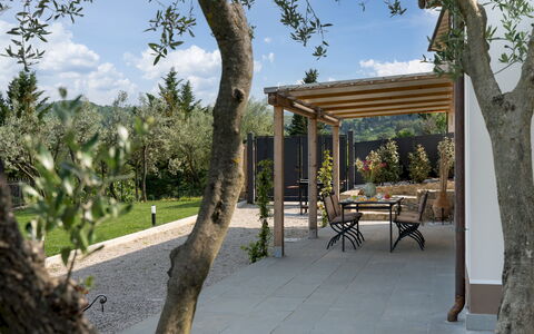 Terrazza sulla Valle 4+2: Holz, Schatten, Gartenmöbel, Grundstueck, Garten, Landscaping, Outdoor Struktur, Hinterhof, Pergola, Garten