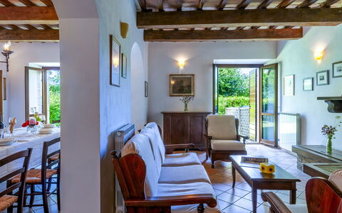 Villa Banci 8: Wand, Möbel, Stuhl, Zimmerpflanze, Blumentopf, Küche & Esszimmer Tisch, Resort, Villa, Eco Hotel, Esszimmer