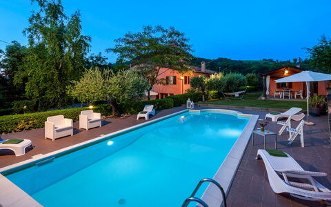 Villa Banci 8: Schwimmbad, Blau, Resort, Eco Hotel, Thermae, Gartenmöbel, Freizeit, Hazienda, Estate, Hotel