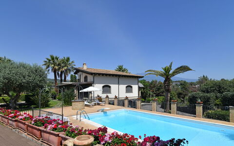 Villa Biddizza 10: Resort, Schwimmbad, Hazienda, Estate, Eco Hotel, Villa, Hotel, Schatten, Balkon