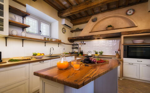 Villa Flaminia 8+2 -: Interior Design, Küche, Möbel, Countertop, Holz, Flooring, Cabinetry, Decke, Küchengerät, Zuhause