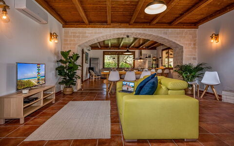 Villa Cutrera 8: Interior Design, Möbel, Flooring, Decke, Couch, Fussboden, Zimmer, Wohnzimmer, Tabelle