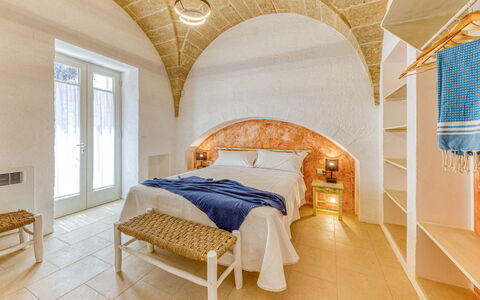 Il Nachiro 6: Interior Design, Decke, Fussboden, Flooring, Beleuchtung, Schlafzimmer, Holzbeize, Bett, Bedding, Design
