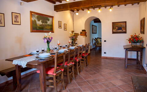 Podere Montioni 6+2: Möbel, Holz, Flooring, Interior Design, Tabelle, Esszimmer, Fussboden, Blumentopf, Küche & Esszimmer Tisch, Stuhl
