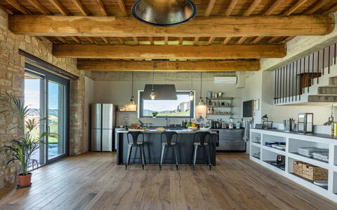 Casale the Place 6+2: Möbel, Holz, Interior Design, Flooring, Küche & Esszimmer Tisch, Tabelle, Küche, Stuhl, Holzboden, Decke