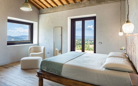 Casale the Place 6+2: Wand, Schlafzimmer, Interior Design, Zuhause, Bett, Bedding, Zimmer, Bettrahmen, Bettdecke, Decke
