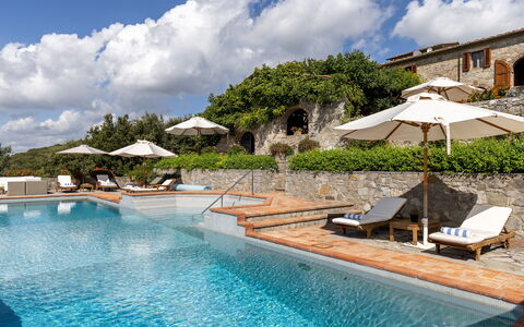 Scandelaia 12: Resort, Schwimmbad, Estate, Eco Hotel, Villa, Sonnenliege, Ferienort, Hazienda, Bauernhaus, Villa