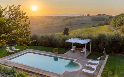 Villa Binetti 7: Schwimmbad, Gartenmöbel, Resort, Grundstueck, Estate, Garten, Hinterhof, Eco Hotel, Landscaping, Sonnenliege