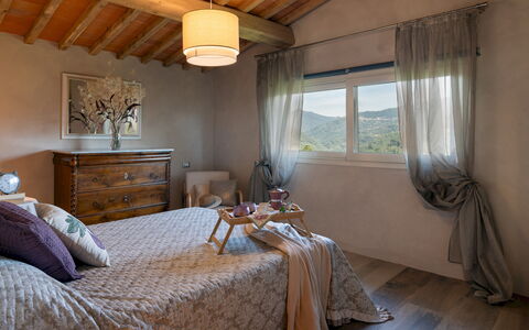 Villa Carlotta 8: Möbel, Interior Design, Bett, Schlafzimmer, Linens, Decke, Zuhause, Flooring, Fussboden, Zimmer