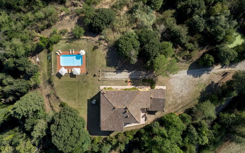 Villa Montefalconi 11: Schwimmbad, Resort, Estate, Hütte, Eco Hotel, Hazienda, Bauernhaus, Hinterhof, Landscaping, Villa