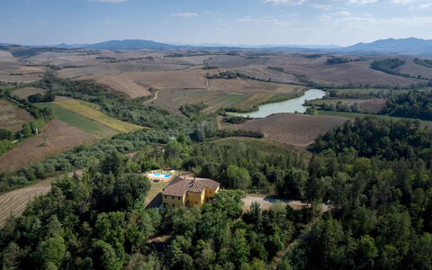 Villa Montefalconi 11: Landschaft, Wohngebiet, Ländliches Gebiet, Grundstueck, Vogelperspektive, Zuhause, Estate, Luftaufnahmen, Plantage, Landscaping