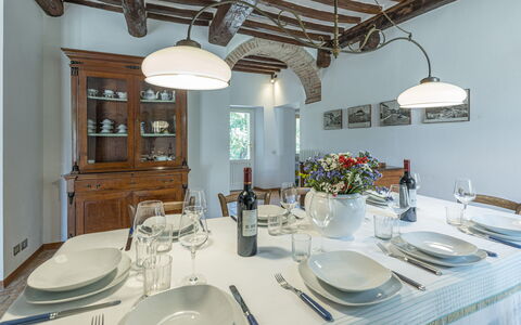 Casale le Querce di Cetona 8: Möbel, Interior Design, Decke, Tabelle, Stuhl, Küche & Esszimmer Tisch, Esszimmer, Zimmer, Beleuchtung, Light Fixture