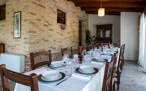 I Lauri 12: Möbel, Interior Design, Tabelle, Stuhl, Holz, Küche & Esszimmer Tisch, Flooring, Decke, Esszimmer, Zimmer