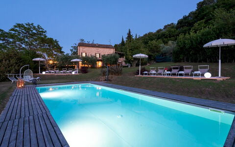 I Lauri 12: Schwimmbad, Resort, Gartenmöbel, Sonnenliege, Estate, Eco Hotel, Hazienda, Garten, Thermae, Hinterhof