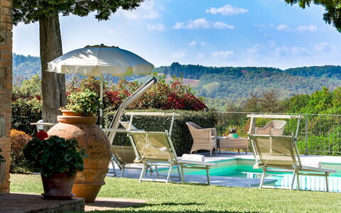 Gli Spilocchi 16: Schwimmbad, Gartenmöbel, Resort, Strauch, Möbel, Sonnenliege, Eco Hotel, Garten, Schatten