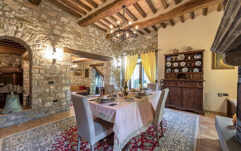 Residenza Collefiorito 26: Möbel, Wand, Interior Design, Flooring, Stuhl, Tabelle, Decke, Esszimmer, Beleuchtung, Küche & Esszimmer Tisch