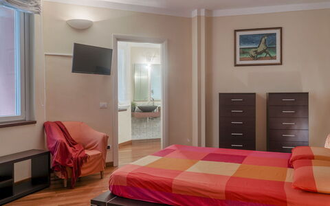 Villa Eden 8: Möbel, Interior Design, Fussboden, Flooring, Holz, Zimmer, Bett, Decke, Schlafzimmer, Textil