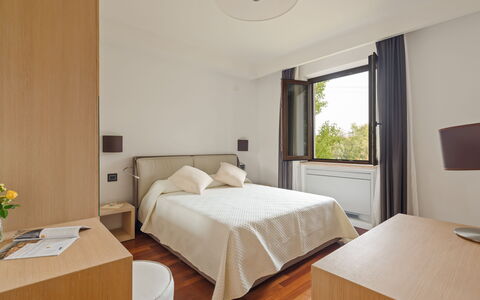 Tenuta Esdra 20: Bett, Interior Design, Möbel, Schlafzimmer, Bettdecke, Zimmer, Flooring, Bedding, Fussboden, Holz