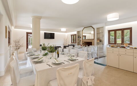 Tenuta Esdra 20: Möbel, Interior Design, Decke, Tabelle, Stuhl, Zimmer, Küche & Esszimmer Tisch, Restaurant, Esszimmer, Hotel
