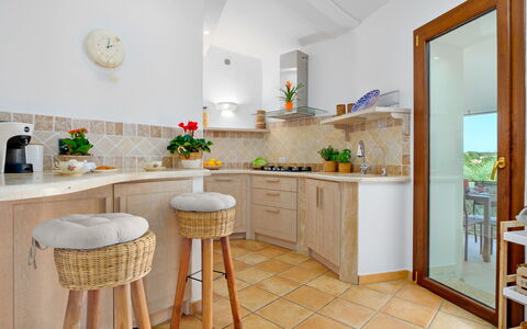 Villa la Marina 5+1: Interior Design, Möbel, Holz, Flooring, Fussboden, Countertop, Küche, Decke, Zuhause, Zimmer