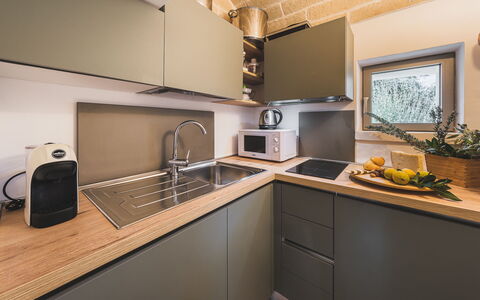 Trulli Biancapetra 8+2: Küchengerät, Küche, Countertop, Major Appliance, Haushaltsgerät, Interior Design, Cabinetry, Herd, Möbel, Herd