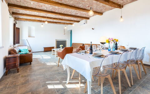 Casa Leonarda 8+2: Möbel, Holz, Tabelle, Interior Design, Flooring, Stuhl, Küche & Esszimmer Tisch, Fussboden, Esszimmer, Decke