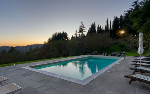 Villa la Rassinata 8: Schwimmbad, Gartenmöbel, Flagstone, Schatten, Landscaping, Resort, Eco Hotel, Freizeit, Lärche