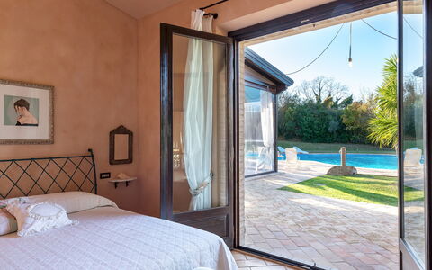 Villa Isotta 8+4: Möbel, Schwimmbad, Zuhause, Resort, Stuhl, Hotel, Villa, Schatten, Estate, Eco Hotel