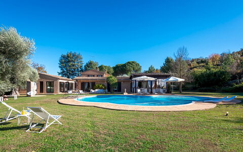 Villa Isotta 8+4: Schwimmbad, Resort, Estate, Schatten, Hazienda, Villa, Villa, Bauernhaus, Eco Hotel, Rasen