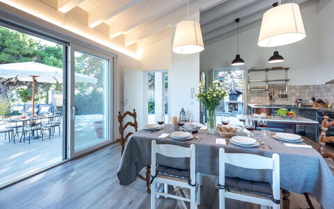 Dimora Campo delle Mura 4+2: Möbel, Stuhl, Interior Design, Tabelle, Küche & Esszimmer Tisch, Zuhause, Flooring, Decke, Fussboden, Esszimmer