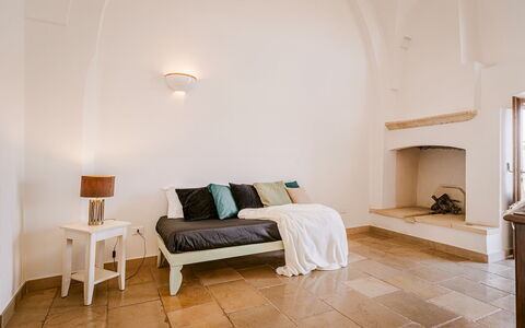 Masseria Samali 14+4: Flooring, Möbel, Interior Design, Fussboden, Decke, Beleuchtung, Zimmer, Holzboden, Schlafzimmer, Bett