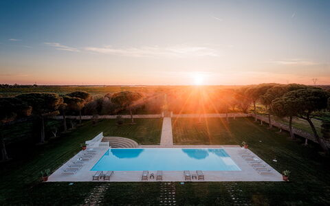 Masseria Samali 14+4: Freizeit, Dämmerung, Schwimmbad, Abend, Park, Symmetrie, Sonnenaufgang, Sonnenuntergang, Walkway