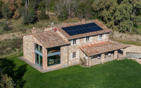 Villa Dada 10: Haus, Zuhause, Hütte, Dach, Bauernhaus, Estate, Garten, Rasen, Garten, Villa