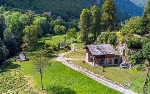 Chalet Walser 4+2: Bergforms, Baum, Gras, Haus, Natürliche Landschaft, Berg, Gebirge, Hügel, Ländliches Gebiet