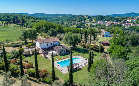 Casale la Splendida 10: Wohngebiet, Estate, Schwimmbad, Bauernhaus, Hütte, Villa, Hazienda, Landscaping, Villa, Eco Hotel