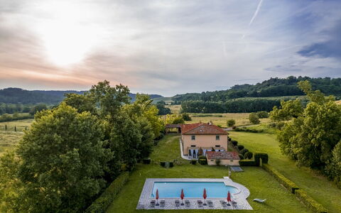 Villa Iside 8: Schwimmbad, Estate, Rasen, Bauernhaus, Park, Villa, Hazienda, Bauernhof, Villa, Eco Hotel