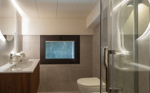 Marea 8: Interior Design, Flooring, Wand, Badezimmer, Armatur, Fussboden, Spiegel, Bad Sink, Decke, Light Fixture