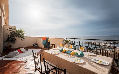 Nova Domus 6: Meer, Möbel, Tabelle, Stuhl, Küche & Esszimmer Tisch, Ozean, Balkon, Küste, Resort, Blumentopf