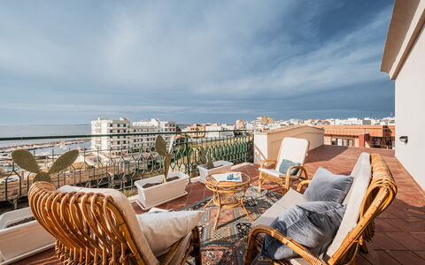 Nova Domus 6: Balkon, Wohnung, Stuhl, Resort, Gartenmöbel, Schatten, Hotel, Eco Hotel, Villa, Ferienort