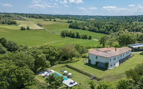 Villa a Casa di Giovanni 12: Landschaft, Wiese, Einfach, Grundstueck, Estate, Wiese, Rasen, Weide, Plantage, Bauernhaus