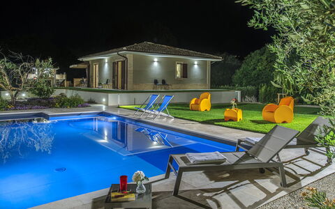 Villino le Moie 4+2: Schwimmbad, Resort, Estate, Garten, Zuhause, Hinterhof, Eco Hotel, Verbundwerkstoff, Landscaping, Gartenmöbel