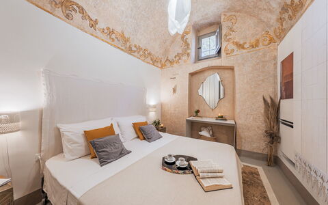 Masseria Muto 6: Interior Design, Schlafzimmer, Decke, Bettdecke, Linens, Bedding, Bett, Suite, Bettrahmen, Hotel