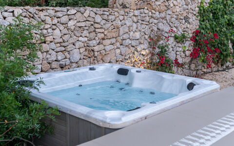 Masseria Muto 6: Verbundwerkstoff, Blumentopf, Jacuzzi, Garten, Badewanne, Schwimmbad, Armatur, Water Feature, Zimmerpflanze