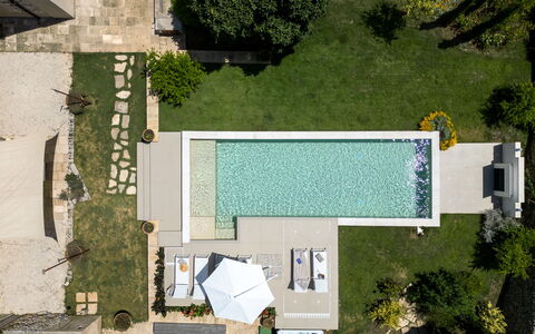 Masseria Muto 6: Schwimmbad, Verbundwerkstoff, Resort, Garten, Water Feature, Landscaping, Hinterhof, Flagstone, Freizeit, Schatten