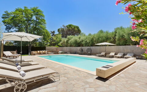 Villa Castiglione 9: Schwimmbad, Gartenmöbel, Resort, Sonnenliege, Möbel, Schatten, Eco Hotel, Stuhl, Estate, Thermae