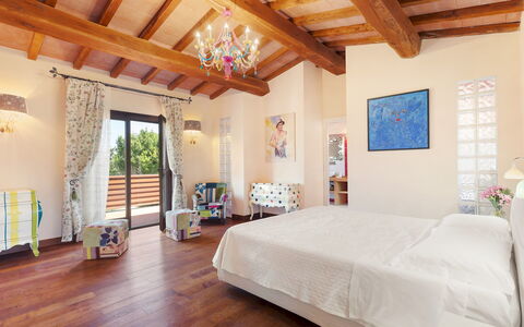 Villa Castiglione 9: Möbel, Interior Design, Bett, Flooring, Fussboden, Decke, Zuhause, Schlafzimmer, Zimmer, Wohnung